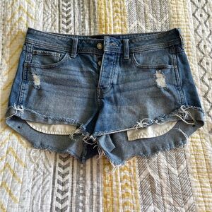 Hollister denim cut off shorts size 28